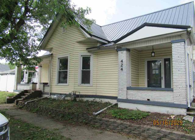 Property at 424 W 17th St, Connersville, IN 47331, 3 beds, 1 bath