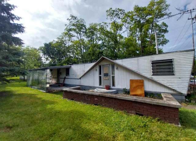 Property at 969 S Greensboro Pike, New Castle, IN 47362, 2 beds, 1 bath