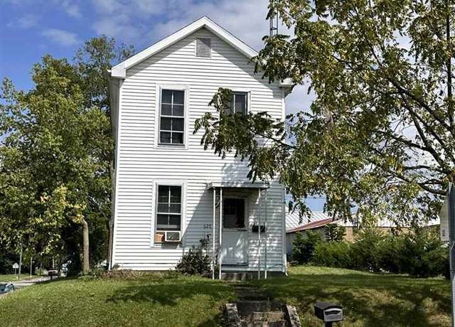 Property at 627 N 13th St, Richmond, IN 47374, 2 beds, 1 bath