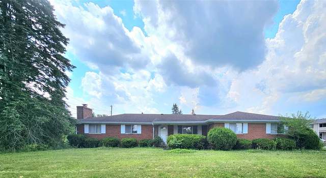 Photo of 1009 Eastcrest Dr, Greentown, IN 46936