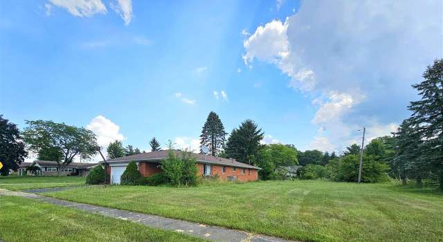 Photo of 1009 Eastcrest Dr, Greentown, IN 46936
