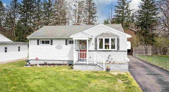 Photo of 4 Waterfall Rd, Richmond, IN 47374
