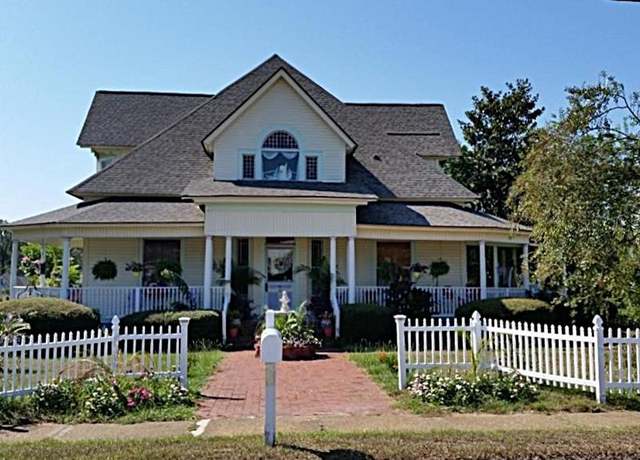 Property at 80 4th Ave Ave SE, Cairo, GA 39828, 4 beds, 2.5 baths