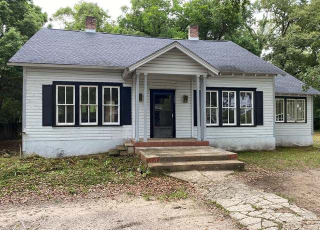 Property at 709 E College St, Bainbridge, GA 39817, 4 beds, 3 baths