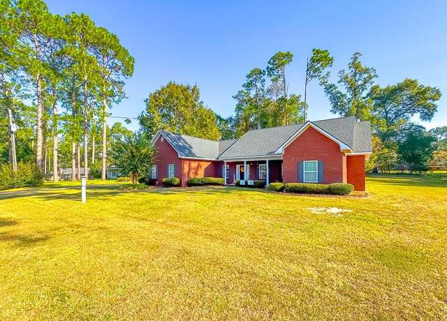 Property at 1907 Gragg St, Bainbridge, GA 39819, 4 beds, 2.5 baths