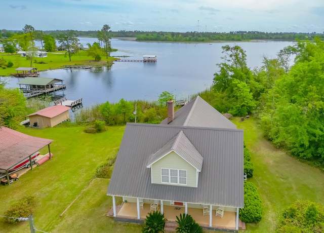 Property at 7847 Paradise Dr, Donalsonville, GA 39845, 4 beds, 2.5 baths