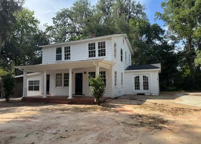 Property at 210 Evans St, Bainbridge, GA 39819, 3 beds, 2 baths