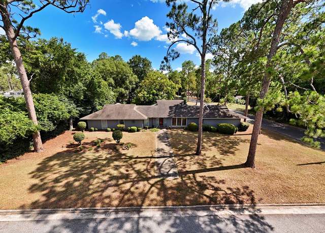 Property at 910 Pine St, Bainbridge, GA 39819, 3 beds, 2 baths