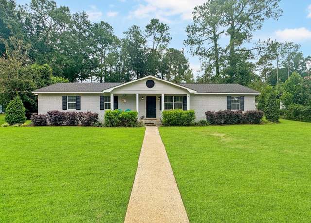 Property at 1504 Woodland Dr, Bainbridge, GA 39819, 3 beds, 2 baths