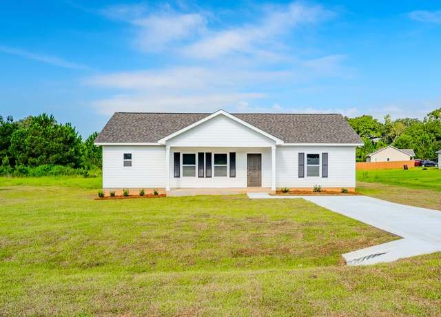 Property at 1103 Bluffton Dr, Bainbridge, GA 39817, 3 beds, 2 baths