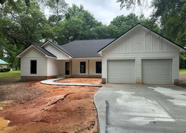 Property at 284 River Oaks Dr, Bainbridge, GA 39817, 4 beds, 2 baths
