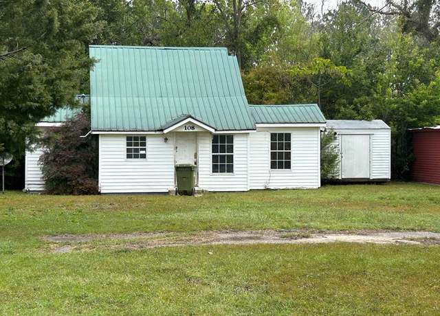 Property at 108 W Crawford St, Donalsonville, GA 39845, 2 beds, 1 bath