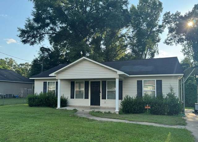 Property at 705 Lamar St, Bainbridge, GA 39817, 3 beds, 2 baths