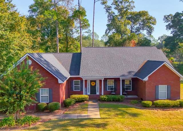 Property at 1907 Gragg St, Bainbridge, GA 39819, 4 beds, 2.5 baths