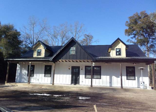 Property at 216 Edgewood Ave, Bainbridge, GA 39819, 4 beds, 2 baths