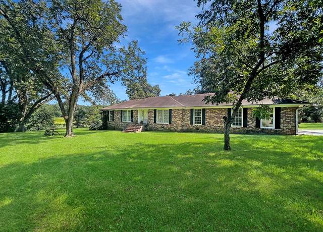 Property at 3402 Radium Springs Rd, Albany, GA 31705, 3 beds, 2 baths