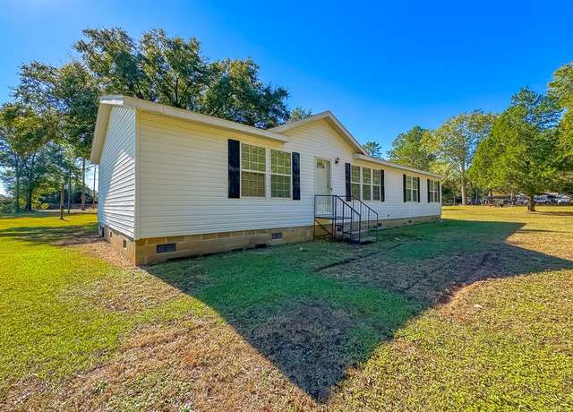 Property at 711 Avenue B, Bainbridge, GA 39819, 3 beds, 2 baths