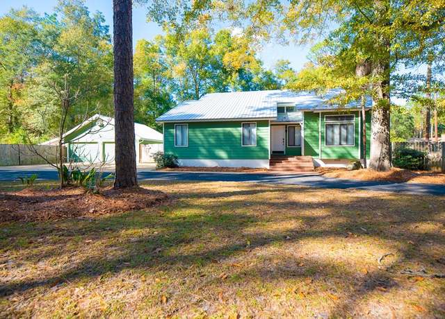 Property at 1721 Oak Dr, Bainbridge, GA 39819, 4 beds, 4.5 baths