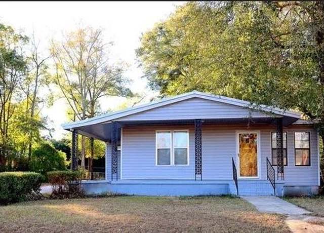 Property at 806 E Carter St, Bainbridge, GA 39817, 3 beds, 2 baths
