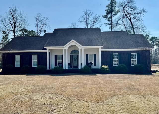 Property at 687 River Oaks Dr, Bainbridge, GA 39817, 3 beds, 2.5 baths
