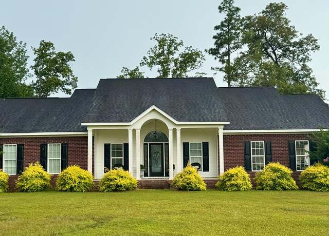 Property at 687 River Oaks Dr, Bainbridge, GA 39817, 3 beds, 2.5 baths