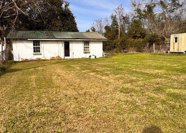 Property at 816 E 6th St, Donalsonville, GA 39845, 1 bed, 1 bath