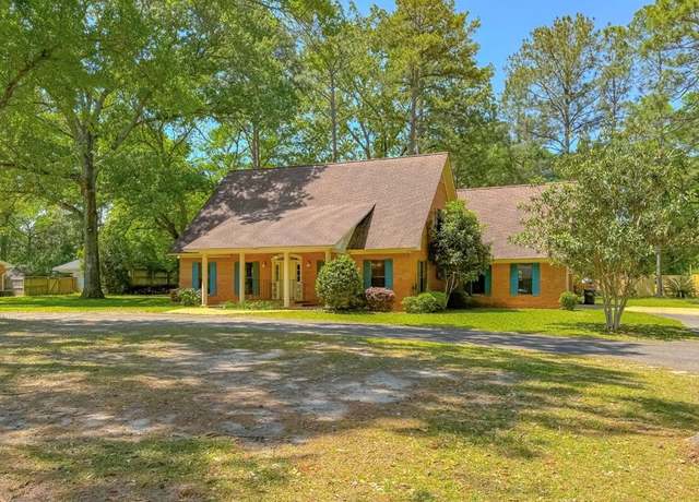 Property at 1608 Dogwood Dr, Bainbridge, GA 39819, 3 beds, 2.5 baths