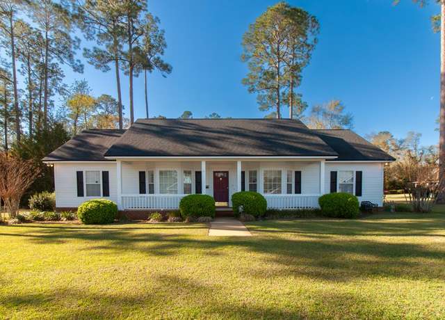 Property at 1018 Boxwood Dr, Bainbridge, GA 39819, 3 beds, 2 baths