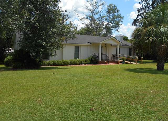 Property at 309 3rd St St SE, Cairo, GA 39828, 4 beds, 3 baths