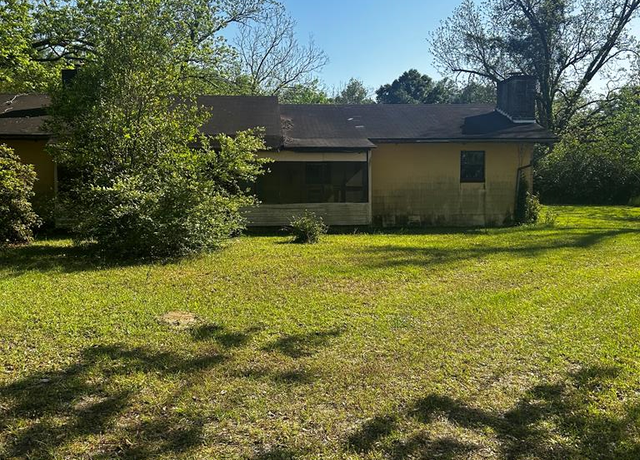 Property at 729 Williams Ln, Donalsonville, GA 39845, 5 beds, 1 bath