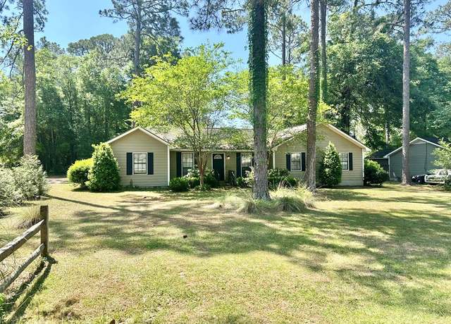 Property at 1410 Woodland Dr, Bainbridge, GA 39819, 3 beds, 2 baths