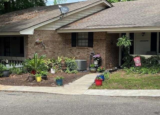 Property at 222 Bruton St, Bainbridge, GA 39817