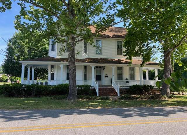 Property at 40 SW 5th Ave, Cairo, GA 39828, 3 beds, 2 baths