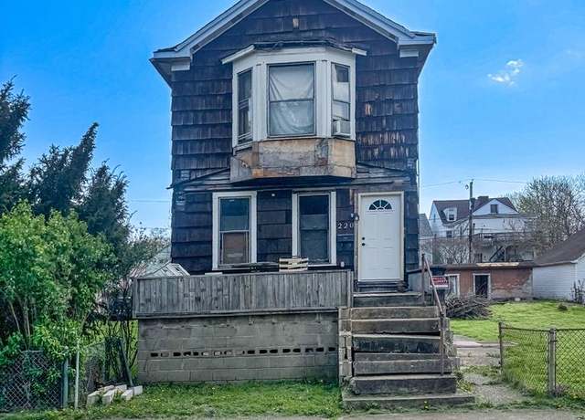 Property at 220 N Wabash St, Wheeling, WV 26003, 3 beds, 1.5 baths