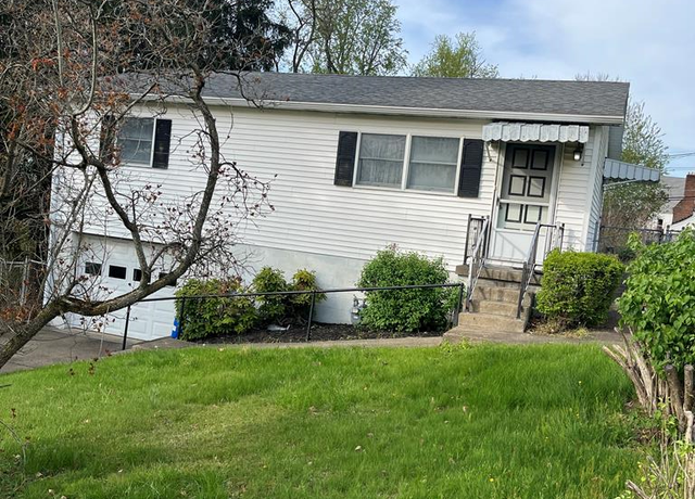 Property at 25 Mccready Ave, Wheeling, WV 26003, 2 beds, 1 bath