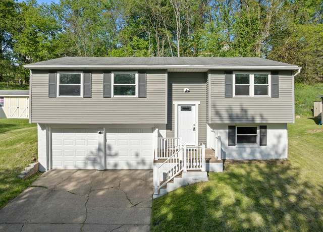Property at 328 W Cardinal St, Wheeling, WV 26003, 3 beds, 1.5 baths