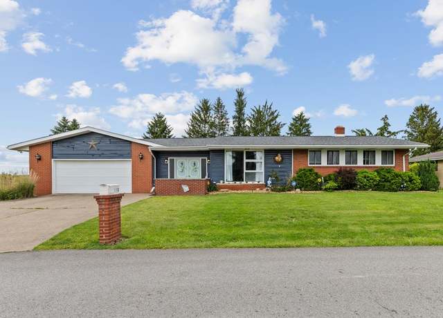 Property at 31 Briarwood Dr, Wheeling, WV 26003, 4 beds, 2.5 baths