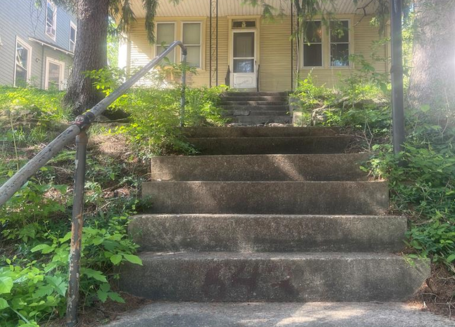 Property at 643 Glenhite Ave, Wheeling, WV 26003, 3 beds, 1 bath