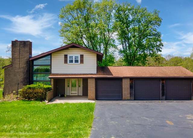 Property at 1517 Rolling Acres Rd, New Cumberland, WV 26047, 3 beds, 1.5 baths