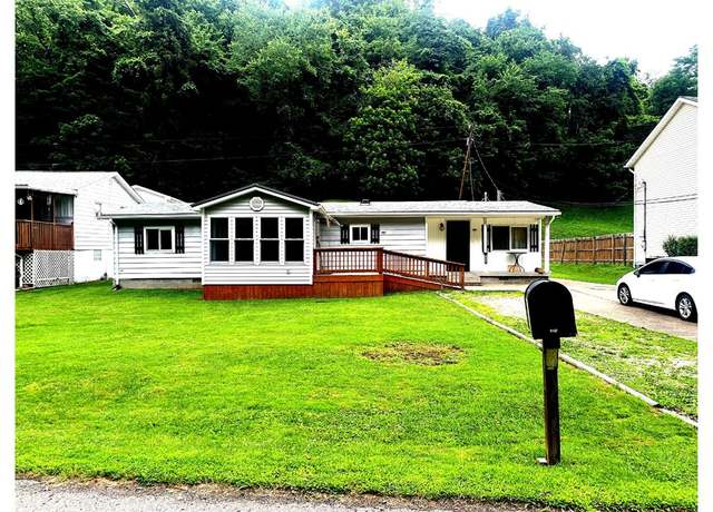 Property at 1096 Toms Run Ln, Moundsville, WV 26041, 3 beds, 1.5 baths