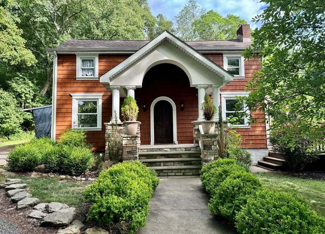 Property at 220 Bethany Pike, Wheeling, WV 26003, 4 beds, 2 baths