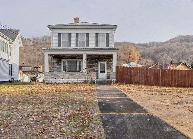 Property at 910 Ridge Ave, New Cumberland, WV 26047, 3 beds, 2 baths