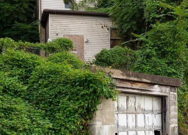 Property at 403 S Chesnut St, Clarksburg, WV 26301, 3 beds, 1 bath