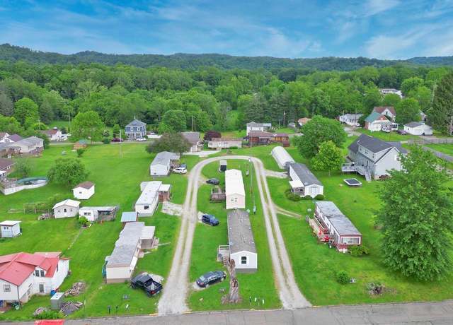 Property at 403 Dodd St, Middlebourne, WV 26149, 7 beds, 4 baths