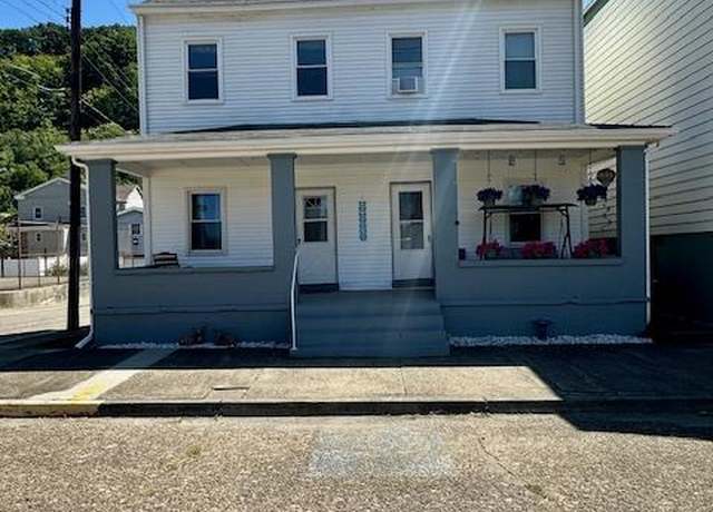 Property at 500 Main St, Benwood, WV 26031, 4 beds, 2 baths