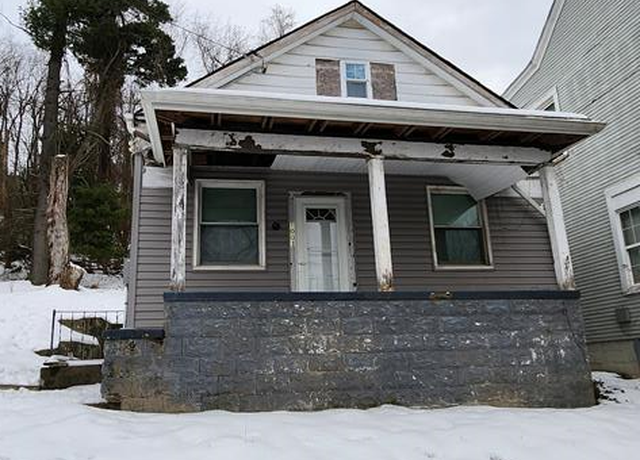 Property at 1003 Summit St, Wheeling, WV 26003, 2 beds, 1 bath