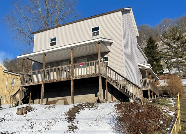 Property at 1348 Marshall St, Benwood, WV 26031, 4 beds, 4 baths