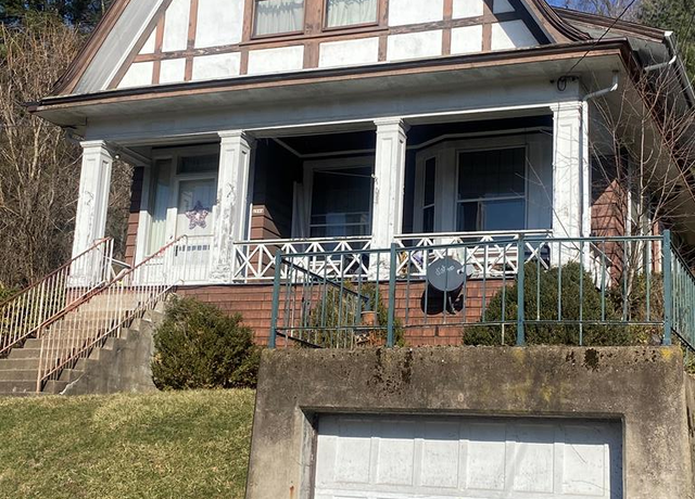 Property at 1504 Hildreth Ave, Wheeling, WV 26003, 4 beds, 1 bath