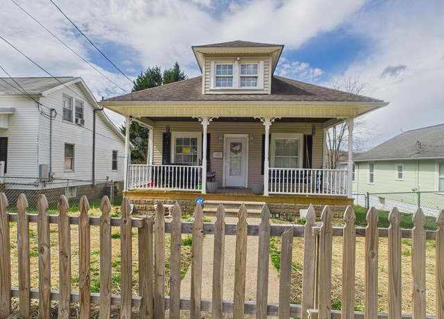 Property at 618 6th St, New Martinsville, WV 26155, 3 beds, 2 baths