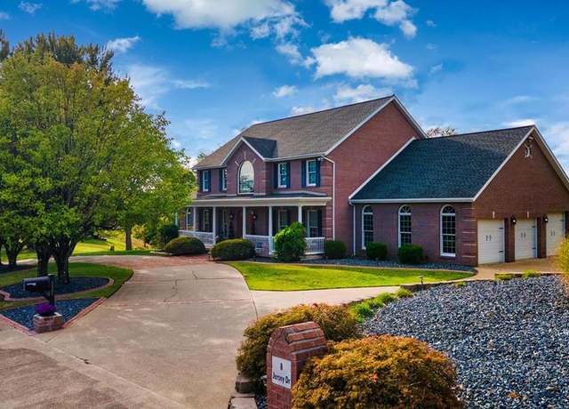 Property at 337 Jersey Dr, Moundsville, WV 26041, 4 beds, 4.5 baths